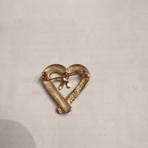 Candy cane heart brooch - Picture 2 of 3